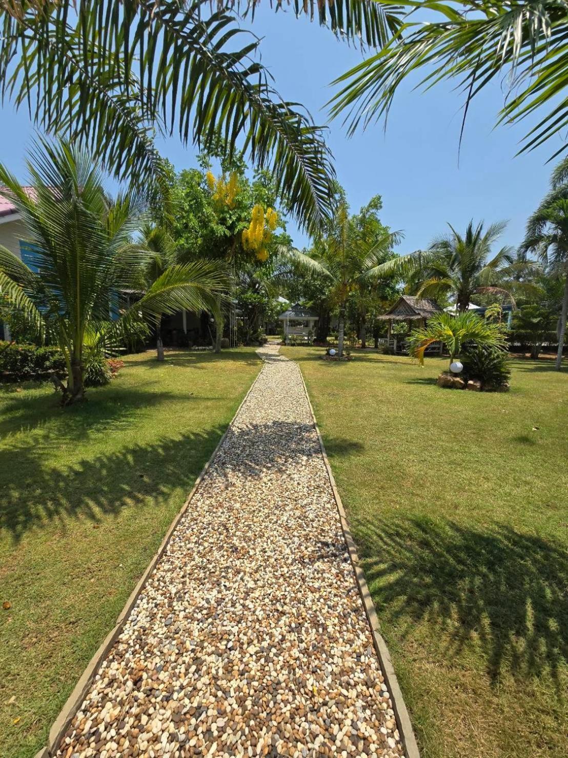 Happy Mind Resort Пранбури Экстерьер фото